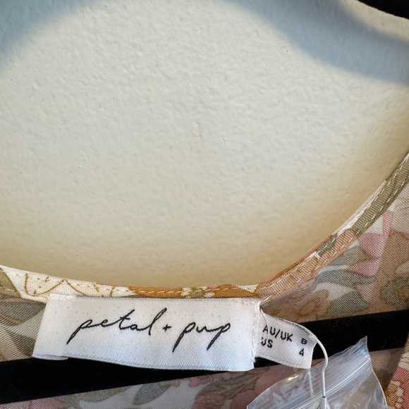 Brand new Petal and pup floral maxi dress size 4 - Picture 3 of 3